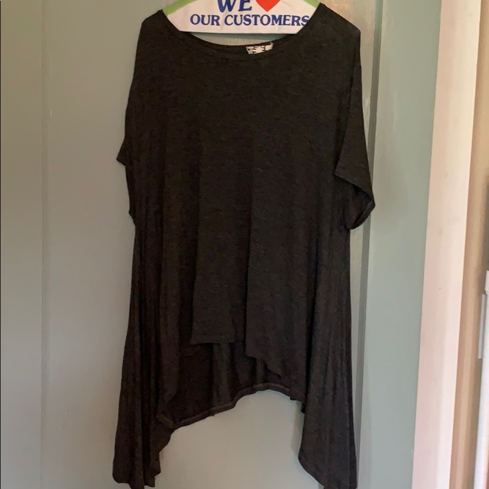 PPLA Clothing cotton short sleeve top.